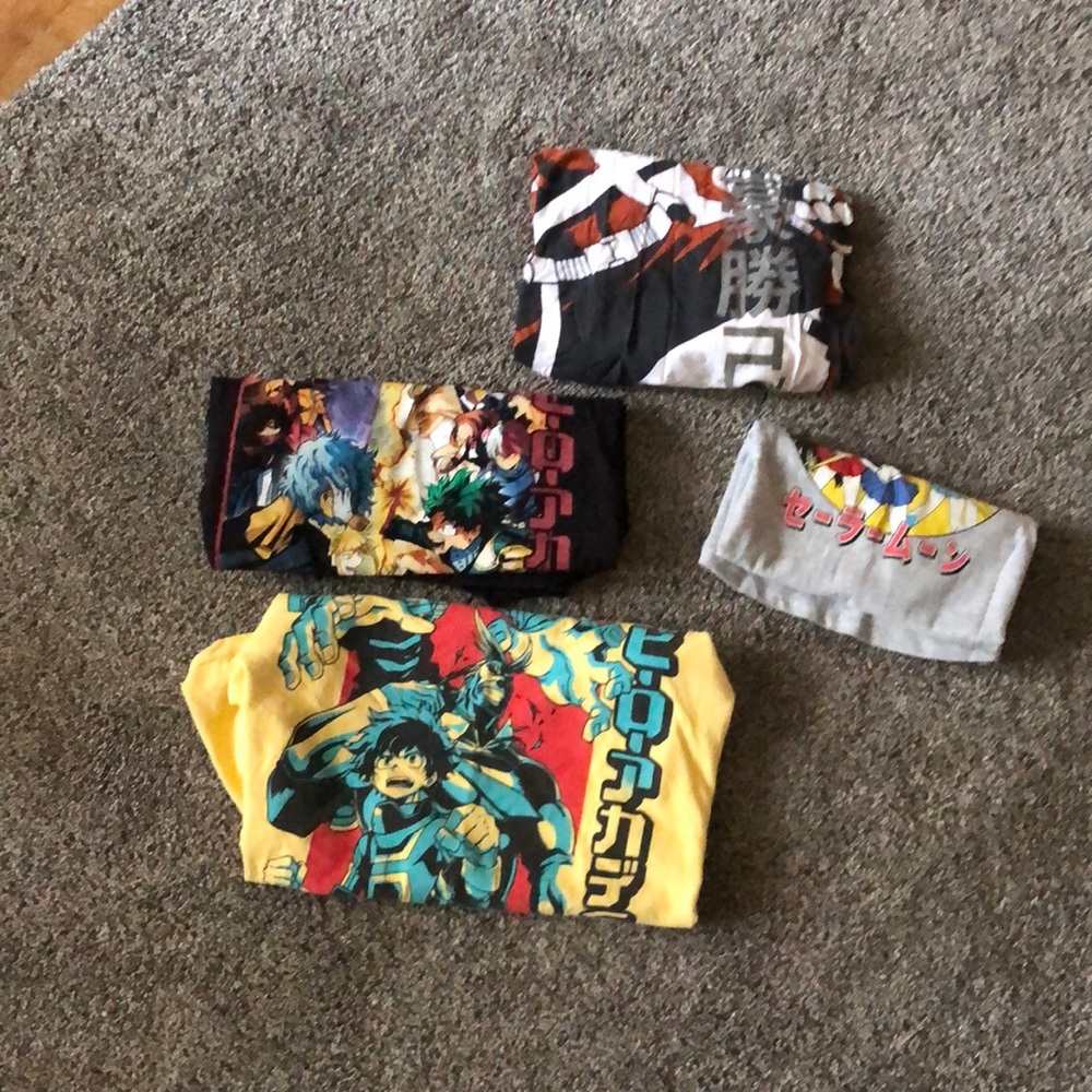 4 piece anime lot